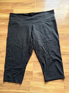 Athleta Black Elation Capri 3X